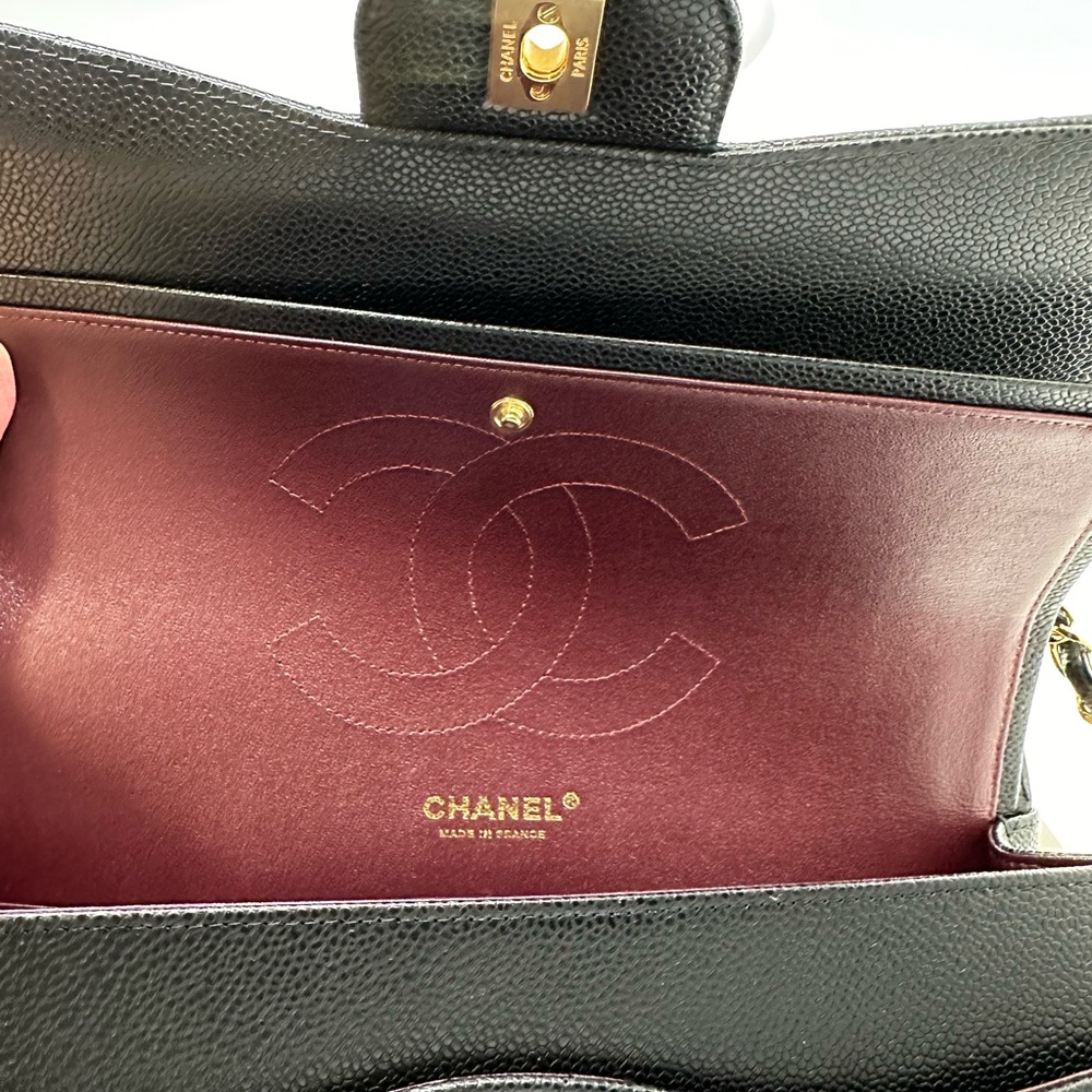Chanel Classic Flap in caviar gold hardware. Color: Black - Picture 4 of 13